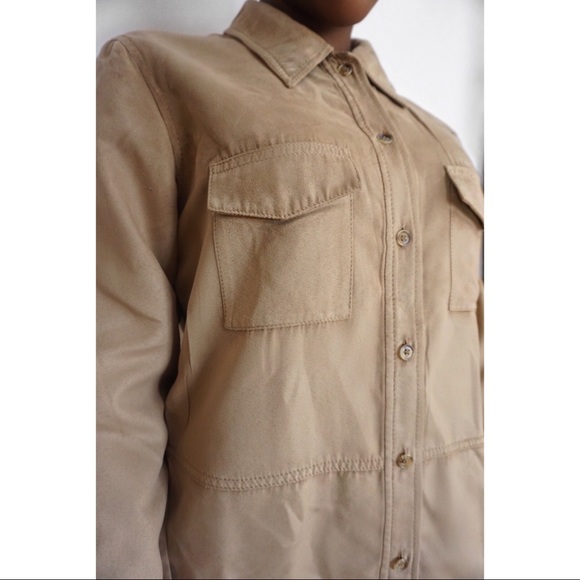 ✨KATE HILL BUTTON DOWN SHIRT✨ - Picture 2 of 4